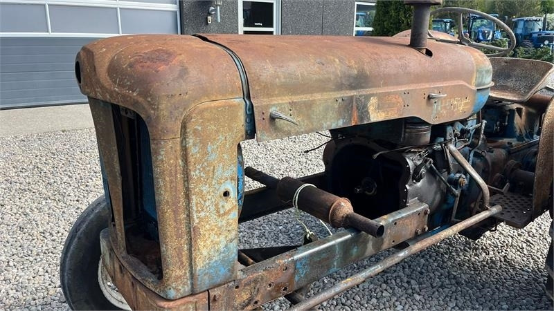 Fordson Major Motoren mangler, men mange god dele. - Traktor: pilt 4 Fordson Major Motoren mangler, men mange god dele. - Traktor: pilt 4