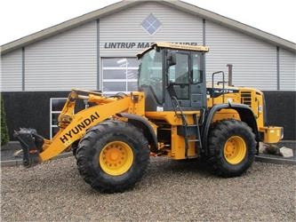 Hyundai 757-9A med 620/75R26 traktor hjul montering på - Rataslaadur: pilt 1 Hyundai 757-9A med 620/75R26 traktor hjul montering på - Rataslaadur: pilt 1