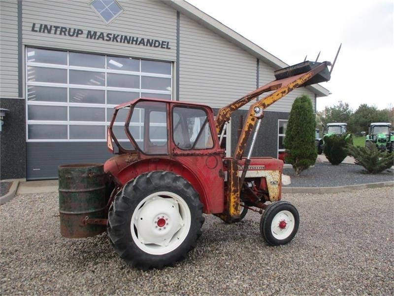 Traktor IH 276 Med frontlæsser: pilt 11
