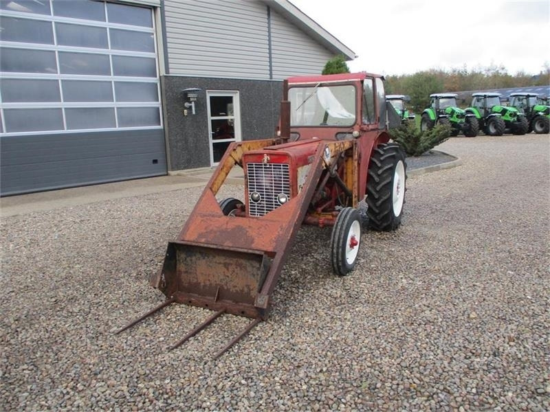 Traktor IH 276 Med frontlæsser: pilt 7