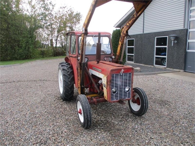 Traktor IH 276 Med frontlæsser: pilt 16