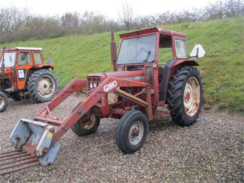 IH 574 Med Gyro frontlæsser med Greb - Traktor: pilt 1 IH 574 Med Gyro frontlæsser med Greb - Traktor: pilt 1