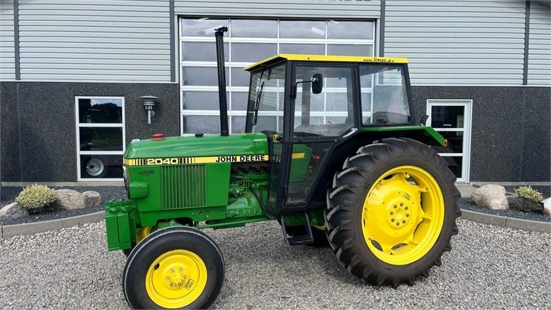 John Deere 2040 Med nye dæk hele vejen rundt - Traktor: pilt 1 John Deere 2040 Med nye dæk hele vejen rundt - Traktor: pilt 1