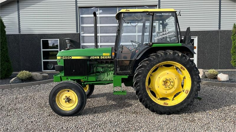 John Deere 2450 Med servostyring - Traktor: pilt 1 John Deere 2450 Med servostyring - Traktor: pilt 1
