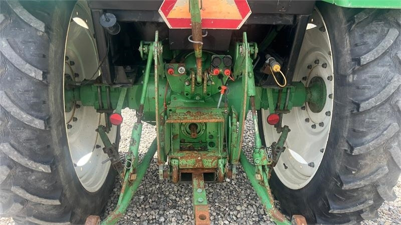 John Deere 2650 Med SGII kabine, 540 og 1000 pto omd - Traktor: pilt 4 John Deere 2650 Med SGII kabine, 540 og 1000 pto omd - Traktor: pilt 4