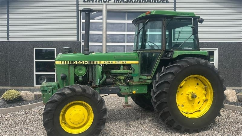 John Deere 4430 Med Powershift - Traktor: pilt 1 John Deere 4430 Med Powershift - Traktor: pilt 1