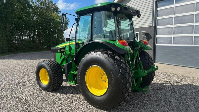 John Deere 5090 M Med græsdæk - Traktor: pilt 3 John Deere 5090 M Med græsdæk - Traktor: pilt 3