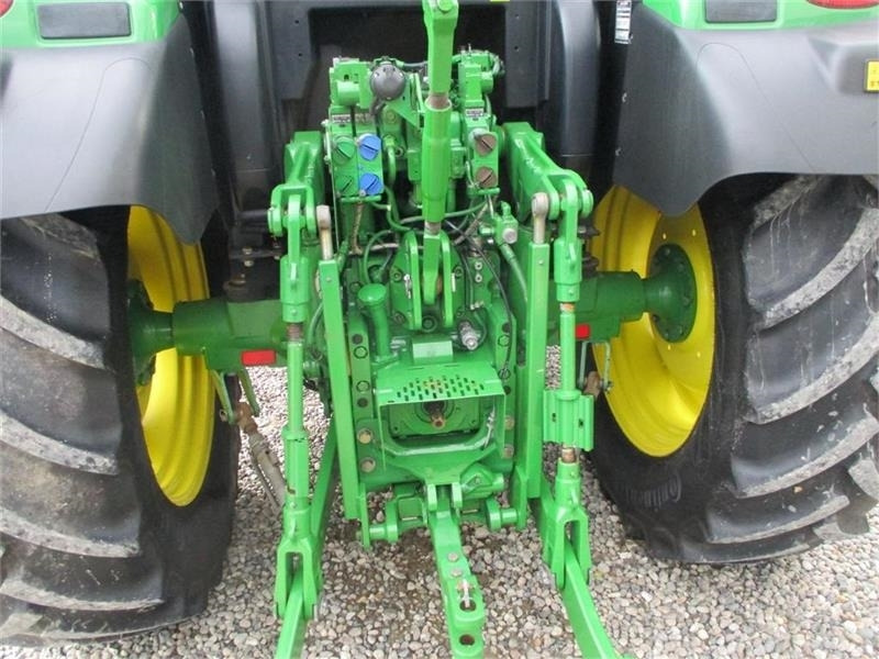 John Deere 6125R AutoPower med frontlæsser - Traktor: pilt 4 John Deere 6125R AutoPower med frontlæsser - Traktor: pilt 4