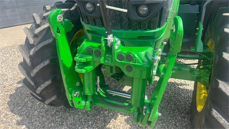 John Deere 6135R Krybegear, frontlift, TLS Affjedret foraksel - Traktor: pilt 4 John Deere 6135R Krybegear, frontlift, TLS Affjedret foraksel - Traktor: pilt 4