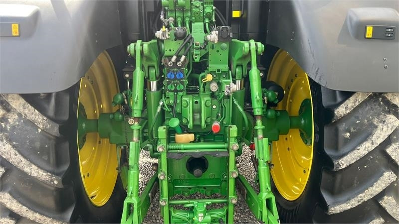 John Deere 6175R Med frontlift og frontPTO samt luft anlæg - Traktor: pilt 5 John Deere 6175R Med frontlift og frontPTO samt luft anlæg - Traktor: pilt 5