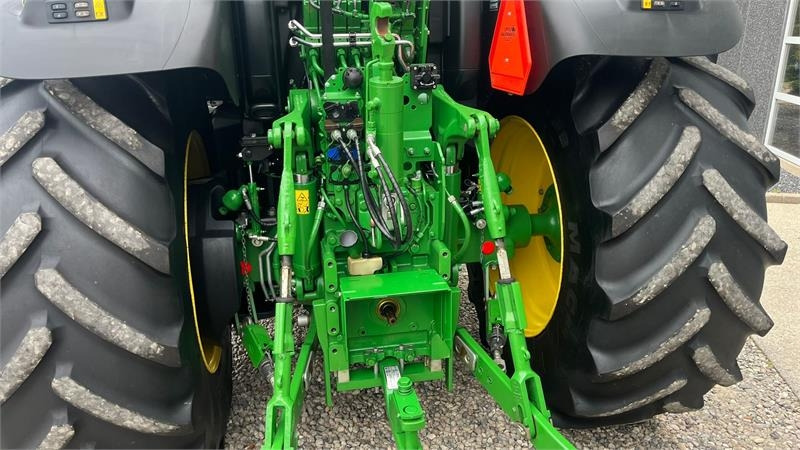 John Deere 6195R Premium Edition med frontlift  - Traktor: pilt 5 John Deere 6195R Premium Edition med frontlift  - Traktor: pilt 5