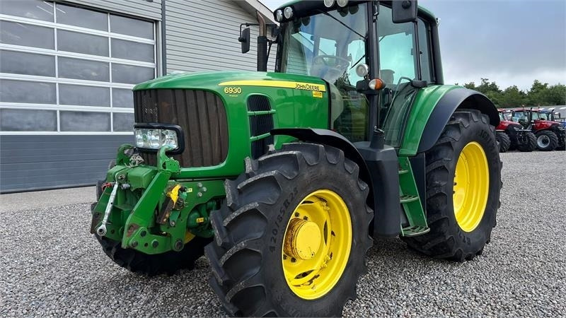 John Deere 6930 AutoPower med frontlift og front PTO - Traktor: pilt 3 John Deere 6930 AutoPower med frontlift og front PTO - Traktor: pilt 3