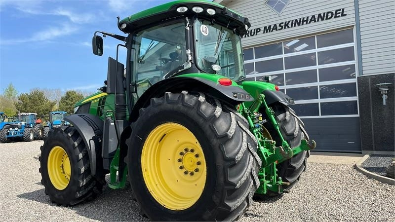 John Deere 7230R Med frontlift. Stor stærk traktor til små pe - Traktor: pilt 3 John Deere 7230R Med frontlift. Stor stærk traktor til små pe - Traktor: pilt 3