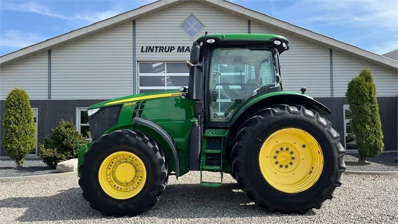 John Deere 7230R Med frontlift. Stor stærk traktor til små pe - Traktor: pilt 2 John Deere 7230R Med frontlift. Stor stærk traktor til små pe - Traktor: pilt 2