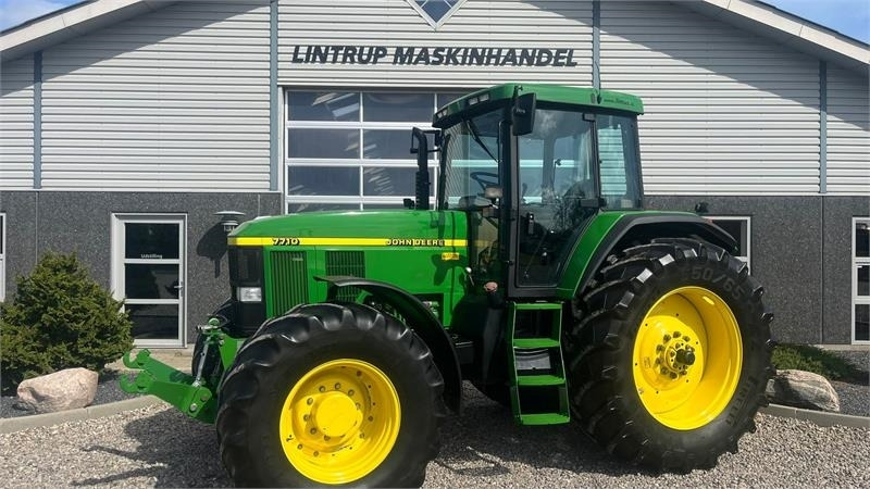 John Deere 7710 8.1L motor, store hjul og frontlift. En ejere - Traktor: pilt 1 John Deere 7710 8.1L motor, store hjul og frontlift. En ejere - Traktor: pilt 1