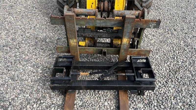 Kramer 750T Allrad med pallegafler og adabter. Med telesk - Minilaadur: pilt 4 Kramer 750T Allrad med pallegafler og adabter. Med telesk - Minilaadur: pilt 4