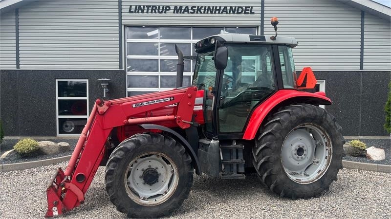 Massey Ferguson 5460 Med frontlæsser - Traktor: pilt 1 Massey Ferguson 5460 Med frontlæsser - Traktor: pilt 1