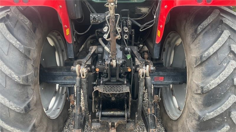 Massey Ferguson 5460 Med frontlæsser - Traktor: pilt 4 Massey Ferguson 5460 Med frontlæsser - Traktor: pilt 4