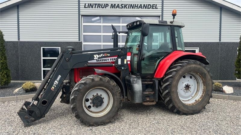 Massey Ferguson 6480 Dyna 4 Med frontlift og frontlæsser - Traktor: pilt 1 Massey Ferguson 6480 Dyna 4 Med frontlift og frontlæsser - Traktor: pilt 1