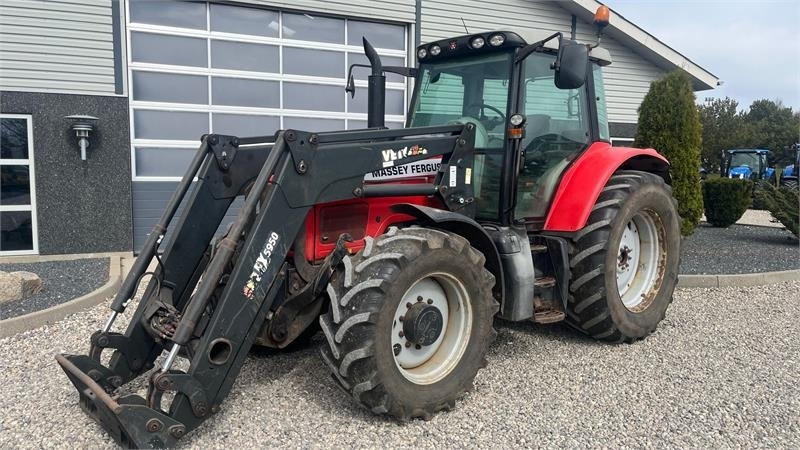 Massey Ferguson 6480 Dyna 4 Med frontlift og frontlæsser - Traktor: pilt 2 Massey Ferguson 6480 Dyna 4 Med frontlift og frontlæsser - Traktor: pilt 2