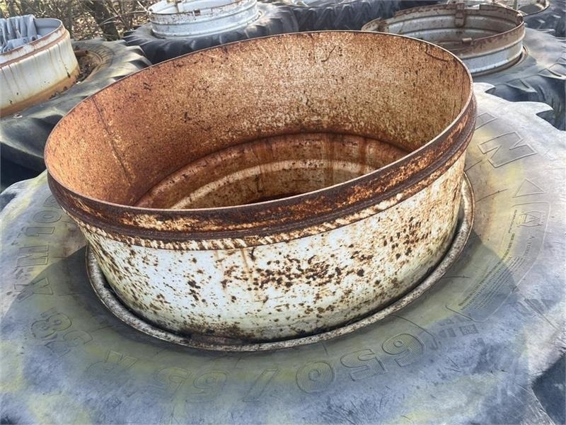 Michelin 650/65R38 Hvide med ring - Rehv - Põllutööseade: pilt 2 Michelin 650/65R38 Hvide med ring - Rehv - Põllutööseade: pilt 2