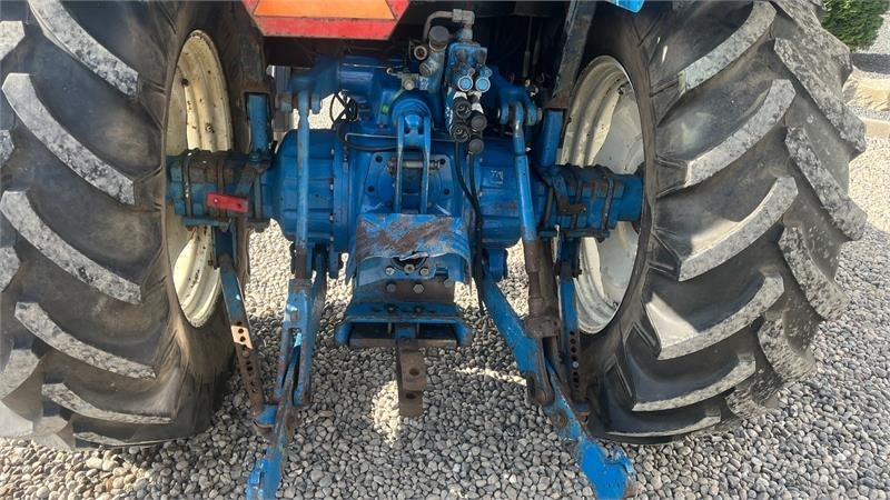 New Holland 5640 SL Dualpower - Traktor: pilt 4 New Holland 5640 SL Dualpower - Traktor: pilt 4