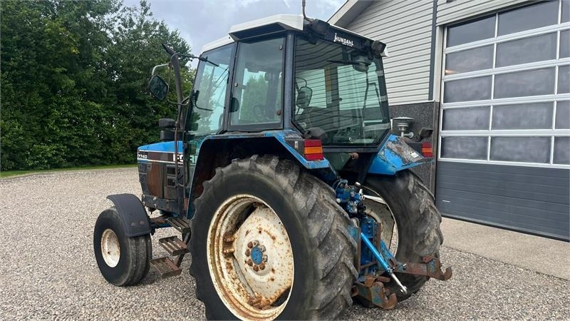 New Holland 7740 SLE Turbo Handy 2wd traktor - Traktor: pilt 3 New Holland 7740 SLE Turbo Handy 2wd traktor - Traktor: pilt 3