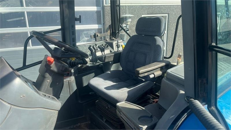 New Holland 8360 Rangecommand - Traktor: pilt 4 New Holland 8360 Rangecommand - Traktor: pilt 4