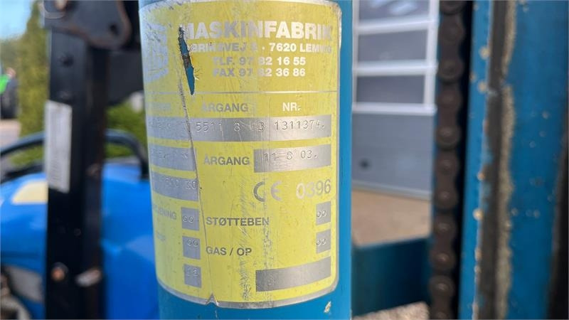 New Holland TN55D Med Byggelift - Traktor: pilt 4 New Holland TN55D Med Byggelift - Traktor: pilt 4