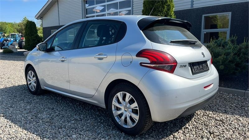 Peugeot 208 1,6 BlueHDi 100 Active Van 5d. NYSYNET og KUN - Väikebuss, Mikrobuss: pilt 5 Peugeot 208 1,6 BlueHDi 100 Active Van 5d. NYSYNET og KUN - Väikebuss, Mikrobuss: pilt 5