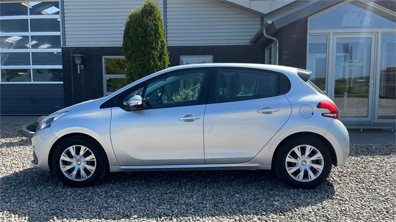 Peugeot 208 1,6 BlueHDi 100 Active Van 5d. NYSYNET og KUN - Väikebuss, Mikrobuss: pilt 4 Peugeot 208 1,6 BlueHDi 100 Active Van 5d. NYSYNET og KUN - Väikebuss, Mikrobuss: pilt 4