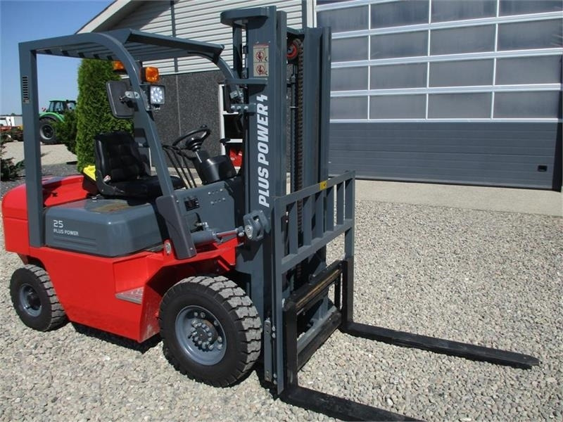 PlusPower 25 2500kg truck, med hydraulisk sideskif - Diiseltõstuk: pilt 5 PlusPower 25 2500kg truck, med hydraulisk sideskif - Diiseltõstuk: pilt 5