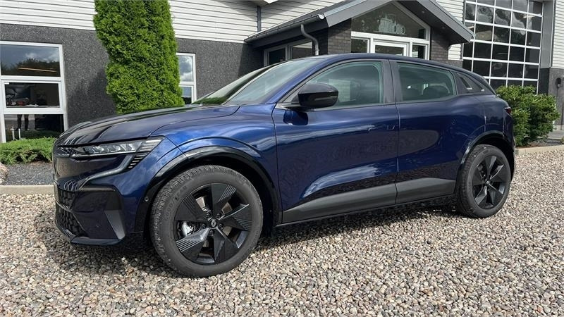 Renault Megane E-Tech 40 Equilibre Electric El-Bil som ny - Põllutööseade: pilt 1 Renault Megane E-Tech 40 Equilibre Electric El-Bil som ny - Põllutööseade: pilt 1