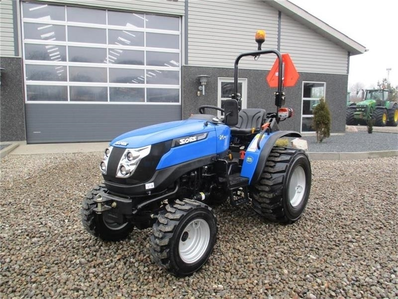 Solis 26 6+2 Gearmaskine med servostyring og industrihju - Munitsipaaltraktor: pilt 2 Solis 26 6+2 Gearmaskine med servostyring og industrihju - Munitsipaaltraktor: pilt 2