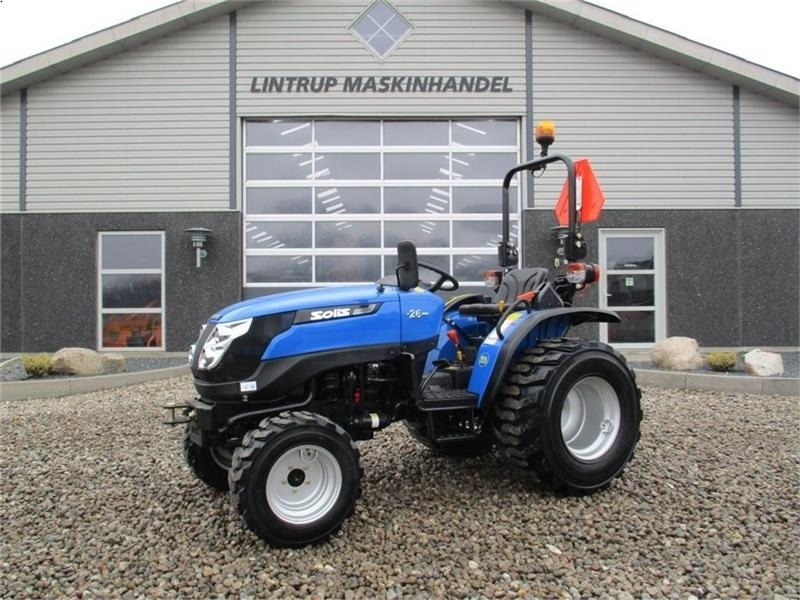 Solis 26 6+2 Gearmaskine med servostyring og industrihju - Munitsipaaltraktor: pilt 1 Solis 26 6+2 Gearmaskine med servostyring og industrihju - Munitsipaaltraktor: pilt 1