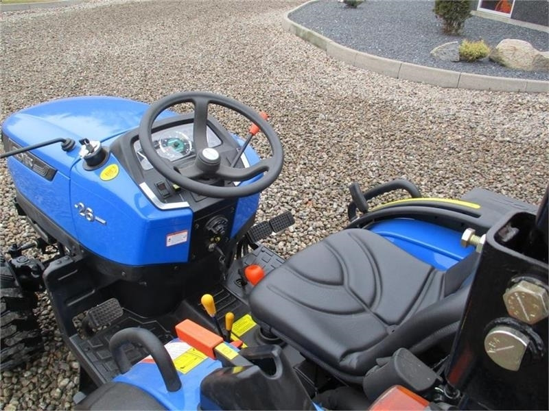Solis 26 6+2 Gearmaskine med servostyring og industrihju - Munitsipaaltraktor: pilt 5 Solis 26 6+2 Gearmaskine med servostyring og industrihju - Munitsipaaltraktor: pilt 5