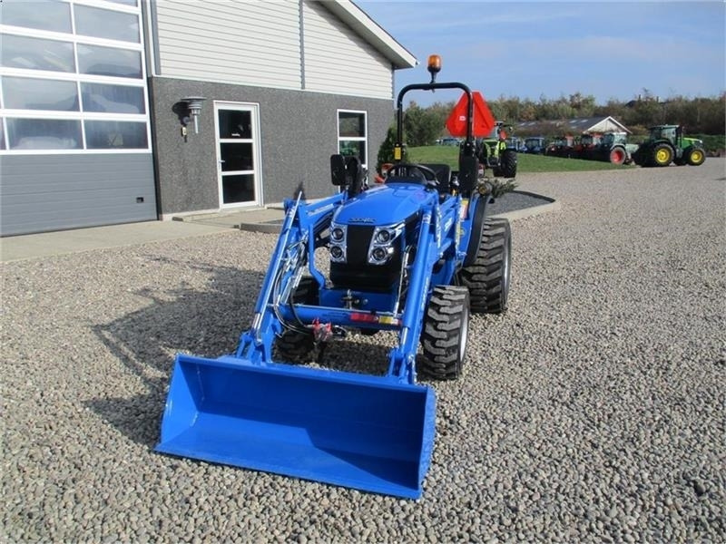 Solis 26 6+2 gearmaskine med Servostyrring og fuldhydrau - Munitsipaaltraktor: pilt 4 Solis 26 6+2 gearmaskine med Servostyrring og fuldhydrau - Munitsipaaltraktor: pilt 4
