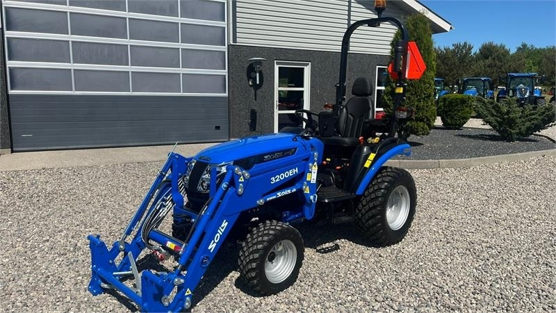 Solis H26 HST Med Frontlæsser og GardenPro dæk - Munitsipaaltraktor: pilt 2 Solis H26 HST Med Frontlæsser og GardenPro dæk - Munitsipaaltraktor: pilt 2