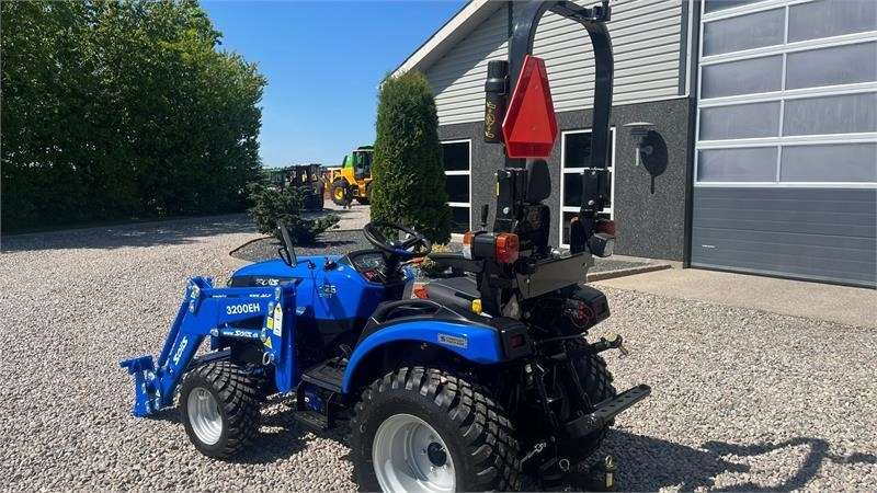 Solis H26 HST Med Frontlæsser og GardenPro dæk - Munitsipaaltraktor: pilt 3 Solis H26 HST Med Frontlæsser og GardenPro dæk - Munitsipaaltraktor: pilt 3