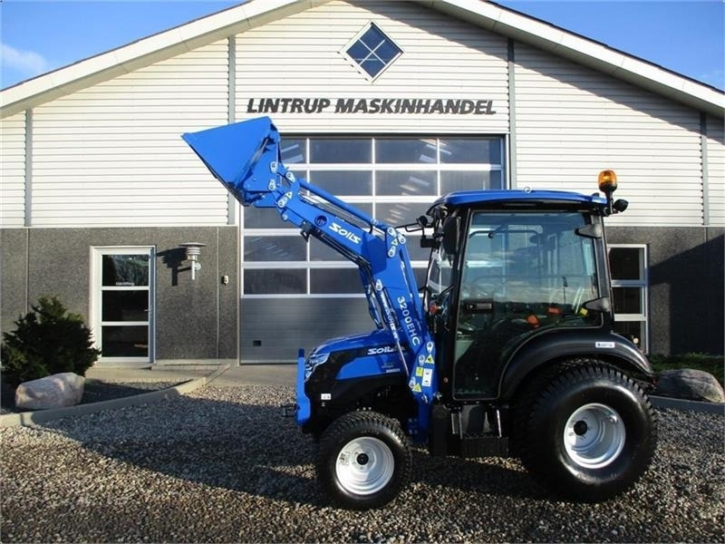 Solis H26 HST Med kabine, turf hjul og frontlæsser. - Munitsipaaltraktor: pilt 3 Solis H26 HST Med kabine, turf hjul og frontlæsser. - Munitsipaaltraktor: pilt 3