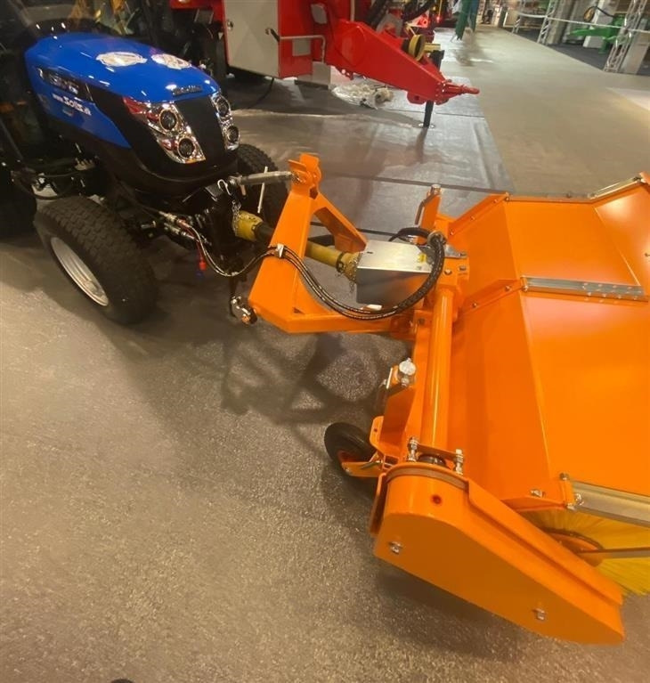 Solis H26 HST SnowEdition med Thyregod TK 1600 kost på - Traktor: pilt 4 Solis H26 HST SnowEdition med Thyregod TK 1600 kost på - Traktor: pilt 4