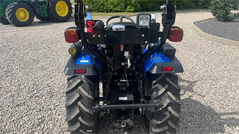 Solis S26 6+2 gearmaskine med Fuldhydraulisk frontlæsser - Munitsipaaltraktor: pilt 5 Solis S26 6+2 gearmaskine med Fuldhydraulisk frontlæsser - Munitsipaaltraktor: pilt 5