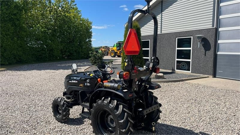 Solis S26 Limited Edition i sort 6+2 Gearmaskine med Ser - Munitsipaaltraktor: pilt 3 Solis S26 Limited Edition i sort 6+2 Gearmaskine med Ser - Munitsipaaltraktor: pilt 3