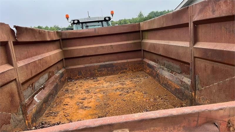 - - - Tipvogn Boogie vogn med skrå bagenden. - Põllutöö tõstuk-järelhaagis/ Kallur: pilt 5 - - - Tipvogn Boogie vogn med skrå bagenden. - Põllutöö tõstuk-järelhaagis/ Kallur: pilt 5