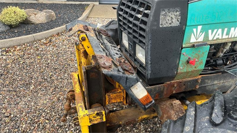 Valmet 455 Med en slags frontlift - Traktor: pilt 5 Valmet 455 Med en slags frontlift - Traktor: pilt 5