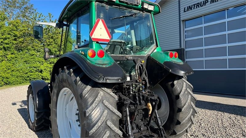Traktor Valtra T130 med 3.5ton frontlift: pilt 6
