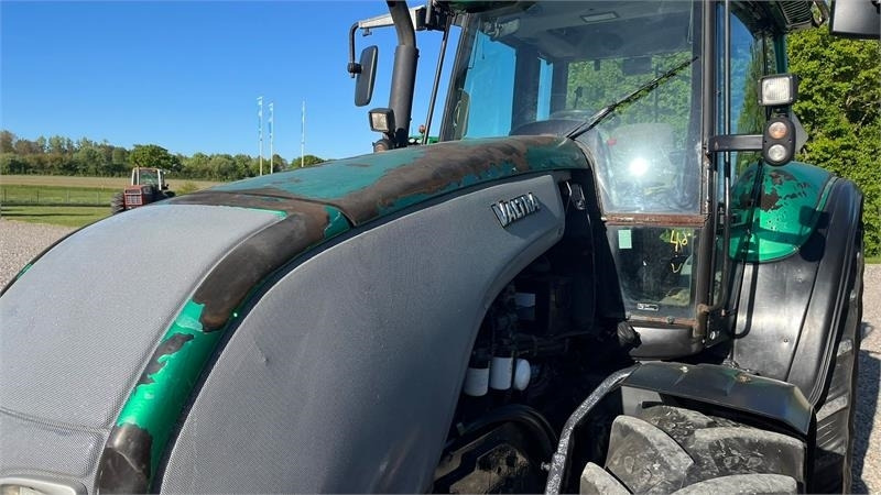 Traktor Valtra T130 med 3.5ton frontlift: pilt 18