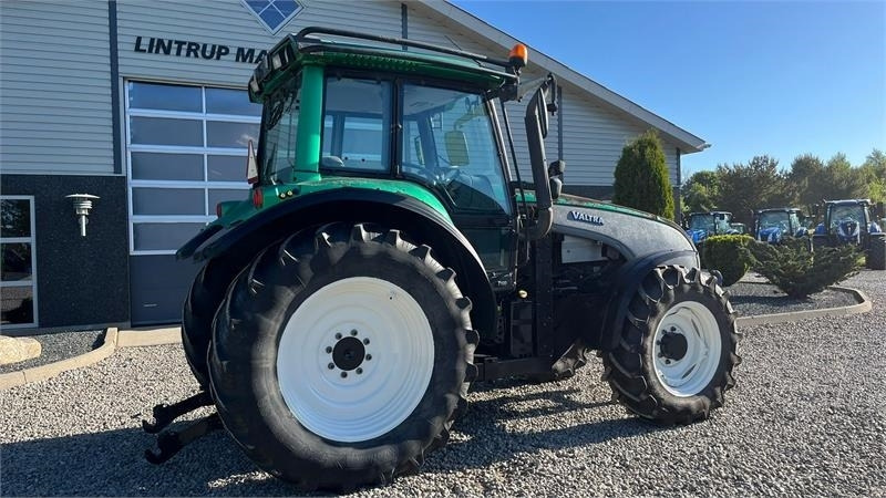 Traktor Valtra T130 med 3.5ton frontlift: pilt 13