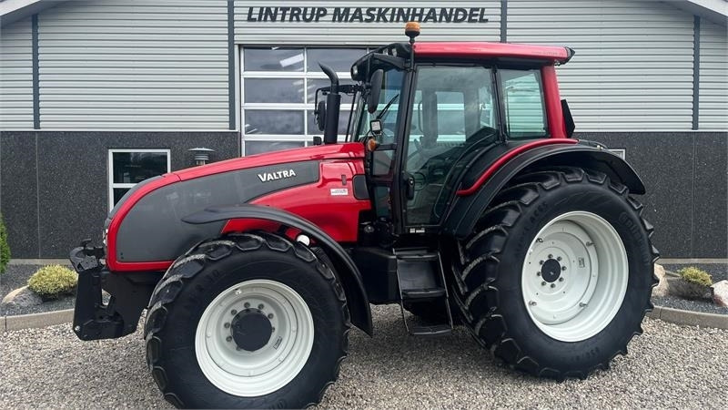 Valtra T171 Frontlift og fuld affjedring - Traktor: pilt 1 Valtra T171 Frontlift og fuld affjedring - Traktor: pilt 1