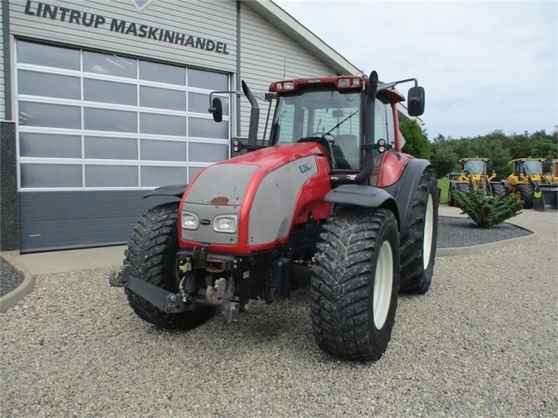 Valtra T190 Med frontlift og affjedret foraksel - Traktor: pilt 3 Valtra T190 Med frontlift og affjedret foraksel - Traktor: pilt 3